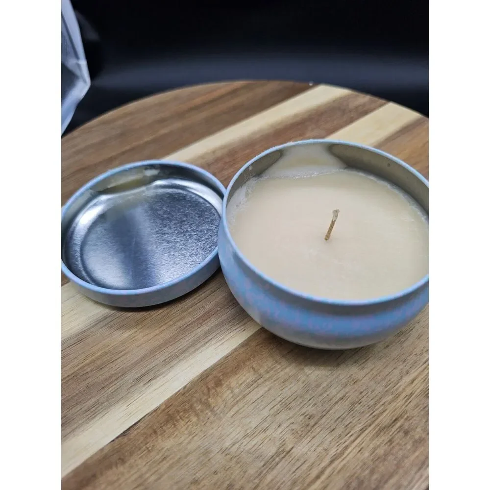 Pioneer Woman Honeysuckle & Hydrangea Tin Candle 4.95oz‎